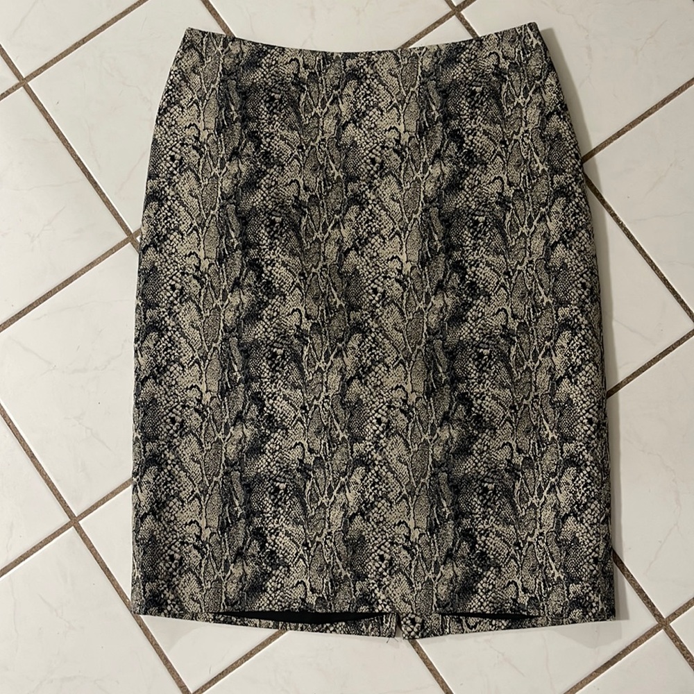 Talbots 4 pencil skirt.